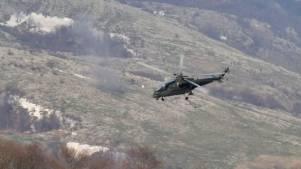 Posade helikoptera Mi-35 izvele vežbu gađanja protivoklopnim raketama