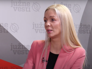Poslanica Jelena Milošević u emisiji Južnih vesti - o slučaju skupštinski toalet papir i zloupotrebi kamera