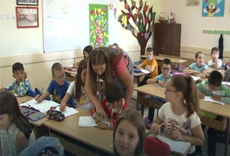 Poslanici se ne slažu da li deca izbeglice treba da idu u srpske škole