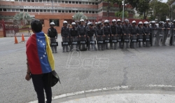 Poslanik opozicije u Venecueli pobegao u argentinsku ambasadu