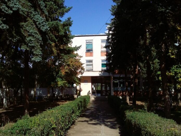 Posle jednodnevne onlajn nastave zbog prokišnjavanja, đaci u Pejkovcu ponovo u školskim klupama