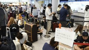 Posle naleta tajfuna 17.000 ljudi blokirano na aerodromu Tokio-Narita