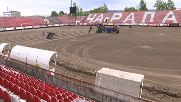 Posle sportske sezone, Čarapani rekonstruišu stadion