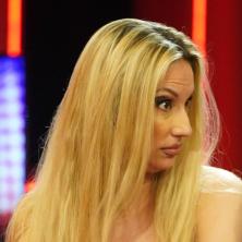 Postaćeš USEDELICA: Rada Manojlović napadnuta od strane koleginice U LICE - Vrlo neprijatna scena, novi estradni rat?