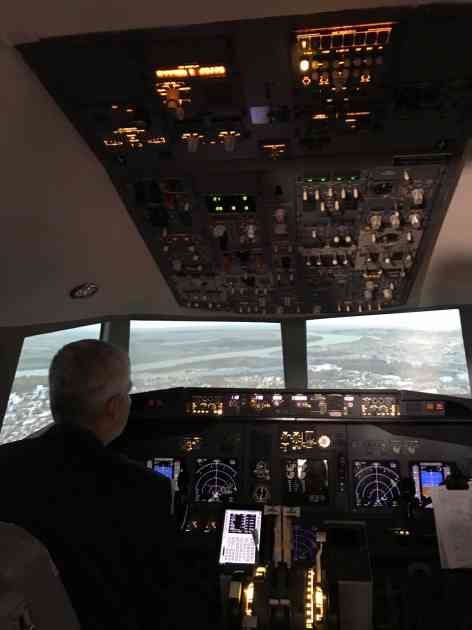 Postavljen simulator letenja Boinga 737-800 u putničkoj zgradi Aerodroma Nikola Tesla