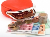 Poštenom nalazaču 30.000 evra za žensku tašnu 