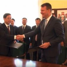 Potpisan dokument o razvijanju saradnje između AP Vojvodine i kineske provincije Hebej (VIDEO)