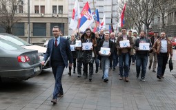 
					Potpise za predsedničku kandidaturu podneo i Miroslav Parović 
					
									