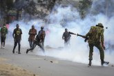 Potpuni haos: Ubijeni demonstranti, na učenike ispaljen suzavac