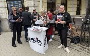 Potrebna pravna, ne samo verbalna osuda osobe koja je napala novinarku „Glasa Šumadije”: Reagovanja Res publike, PSG i Šumadijske regije