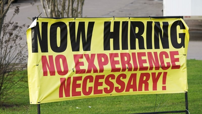 Povećan broj nezaposlenih, poslodavci se žale na manjak radne snage