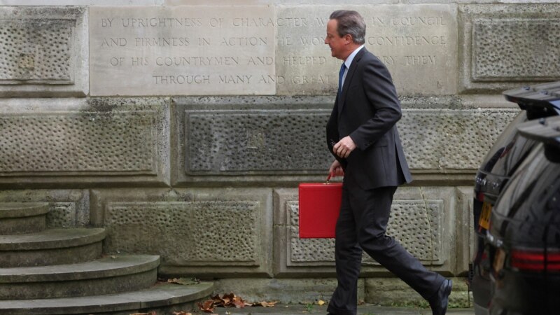 Povratak gubitnika: David Cameron ponovo u političkoj igri