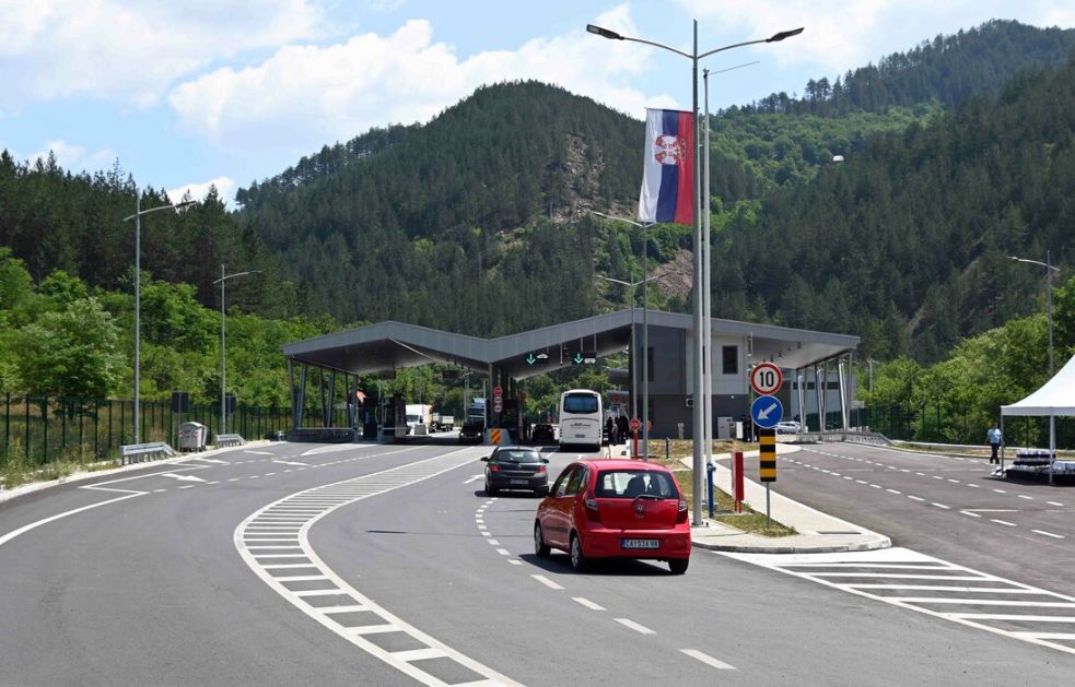 Na Preševu vozila čekaju sat, na prelazu Sremska Rača 40 minuta