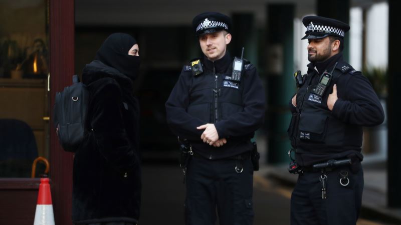 Izboden mujezin u džamiji u Londonu