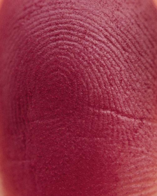 Powder Blush is Back! Nakon dominacije kremastog, rumenilo u prahu ponovo postaje naš omiljeni proizvod