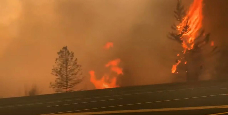 Požar Diksi se širi,upozorenje stanovnicima Kalifornije