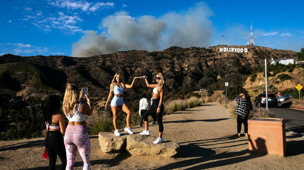Požar kod čuvenog znaka Holivud, evakuisan studio Vorner bros