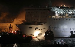 
					Požar na grčkom trajektu ugašen posle tri dana 
					
									