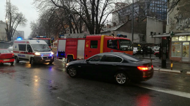 Požar u Ilije Garašanina, intervenisalo 11 vatrogasaca