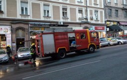 
					Požar u fabrici boja i lakova kod Užica, jedna osoba povređena 
					
									