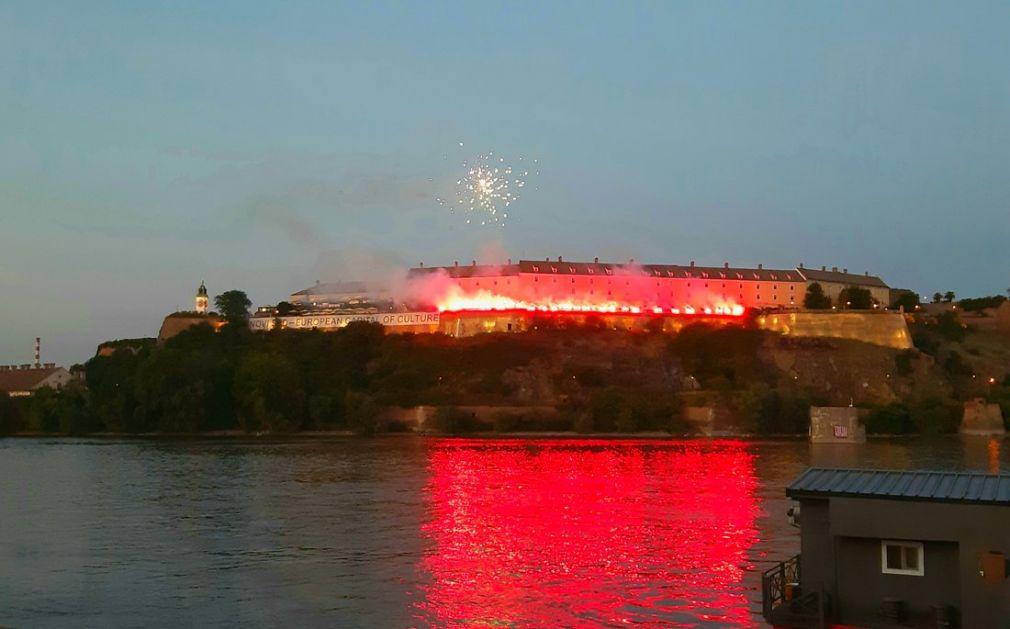 Požar u podnožju Petrovaradinske tvrđave