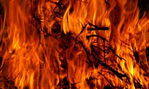 Požar u poznatom beogradskom noćnom klubu, vatra progutala polovinu splava