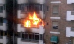 Požar u zgradi, poginula žena, povređene 32 osobe (FOTO)