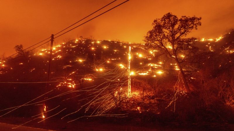 Požari besne u Kaliforniji, hiljadama naređeno da se evakuišu