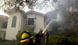 Požari i dalje besne u Kaliforniji, naredjena evakuacija bogataškog naselja