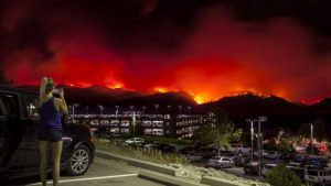 Požari i dalje bukte širom zapada SAD