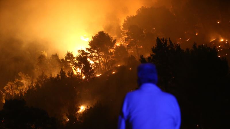 Požari ponovo po Dalmaciji; ministar odbrane podneo ostavku
