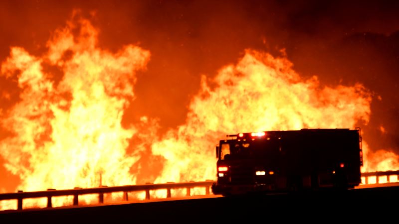 Požari u Kaliforniji se šire, hiljade evakuisane