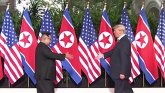 Pozdrav Trampa i Kima kraće od drugih Trampovih rukovanja