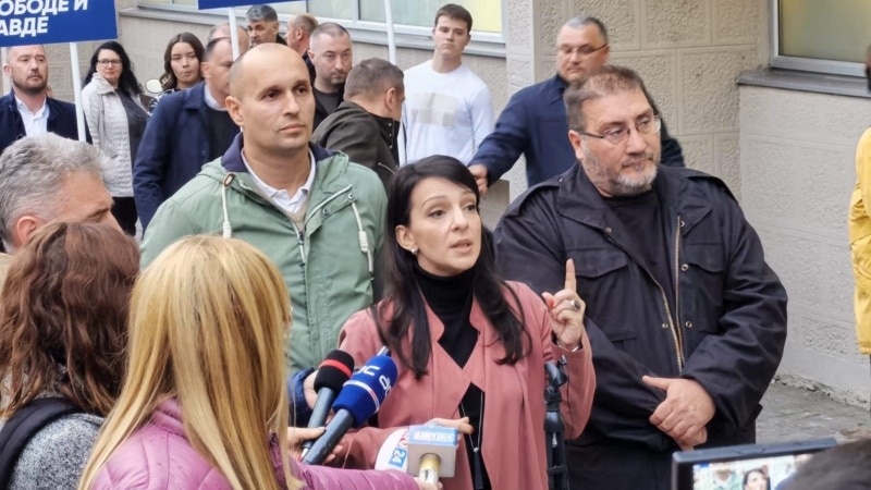 Pozivi institucijama da kazne uvrede protiv Marinike Tepić na nacionalnoj osnovi