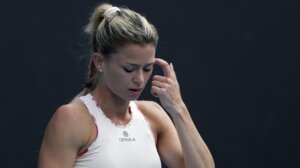 Poznata teniserka pobegla u SAD zbog poreskog duga i pljačke, pod istragom jer je falsifikovala potvrdu o vakcinaciji
