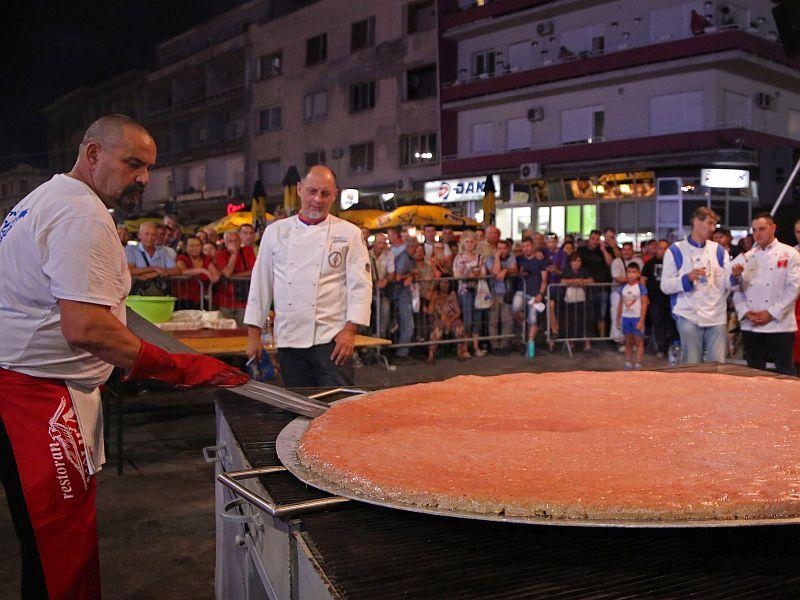 Poznato ko nastupa na Roštiljijadi u Leskovcu, cena skoro 70.000 evra