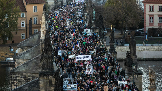 Prag, protest protiv premijera na godišnjicu Plišane revolucije