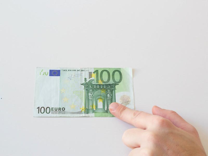 Pravila za 100 evra: Ko je do 24. aprila bio punoletan dobija novac, prijave od petka sa ličnom kartom