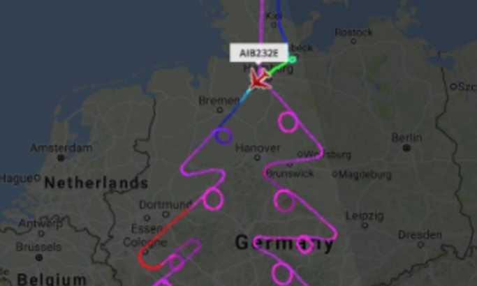 Praznično nebo iznad Nemačke: Pilot išarao crtež avionom
