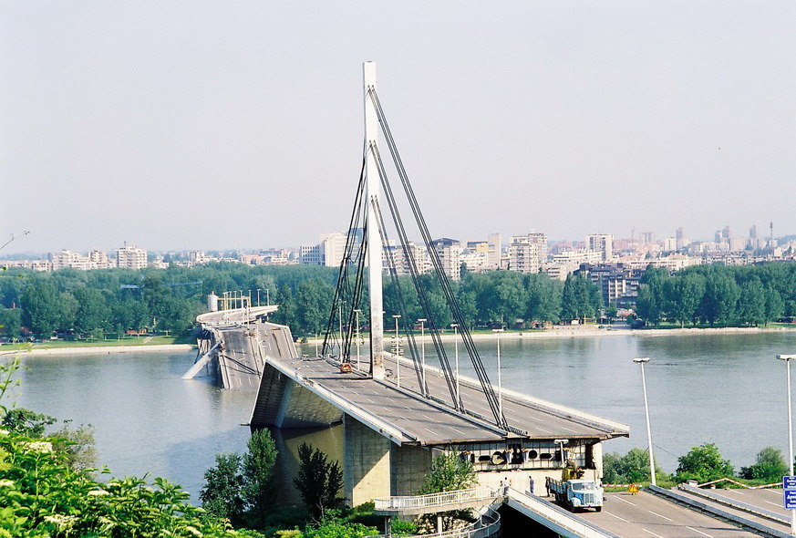 Pre 22 godine srušen Most slobode