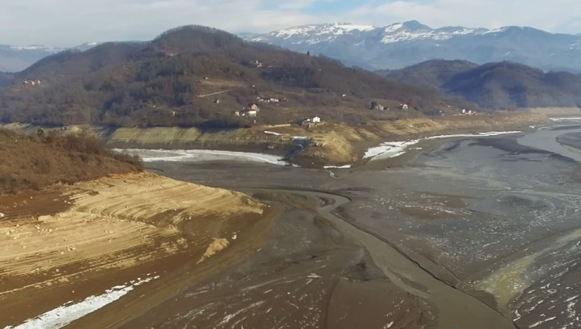Pred očima ljudi nestalo jezero u Bosni (VIDEO)