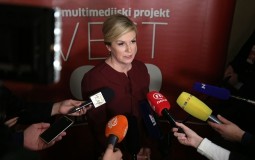 
					Predsednica Hrvatske: Destabilizacija Srbije uticala bi na region 
					
									