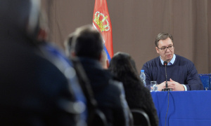 Predsedniče, dve godine su u penziji, a primaju i platu i penziju; Vučić: Istina...