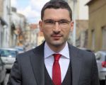 Predsednički izbori: Miroslav Parović predao danas oko 10.500 potpisa RIK-u