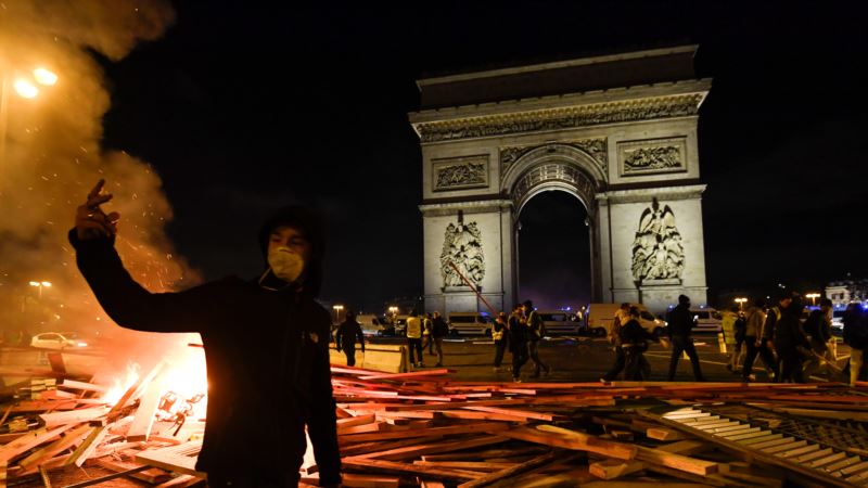 Predsednik Francuske poziva na mir uoči protesta Žutih prsluka