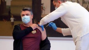 Predsednik Hrvatske i ministri javno se vakcinisali protiv korona virusa
