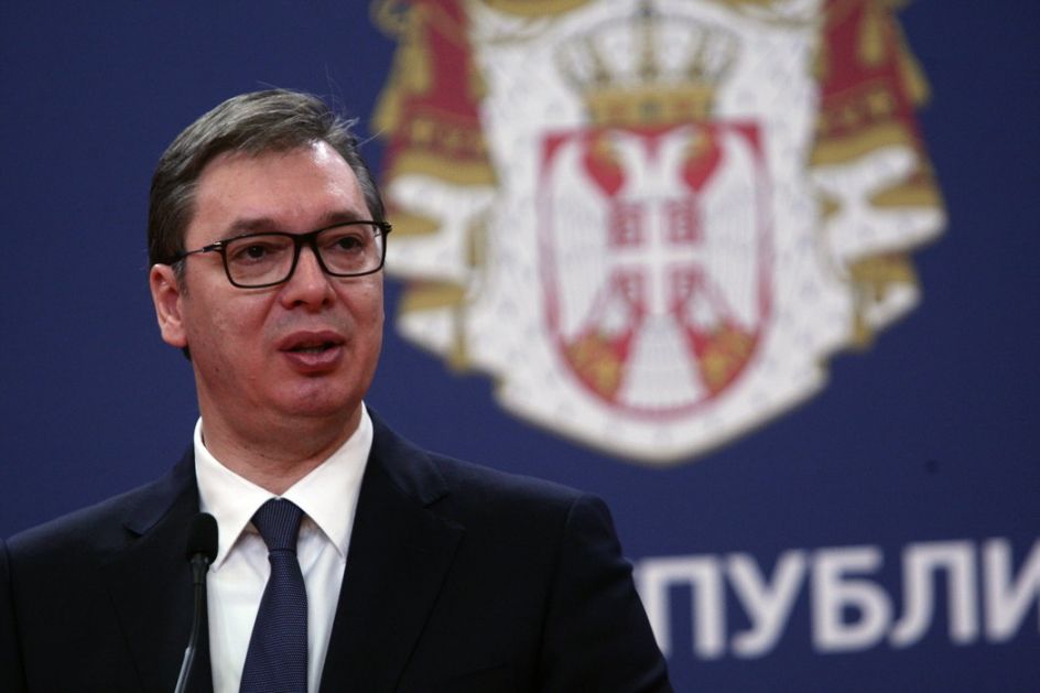 Predsednik: Neću nikome dozvoliti da sruši vojnu industriju Srbije