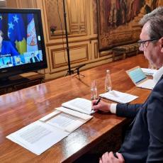 Predsednik Srbije na video konferenciji u Parizu: Sastanak sa Makronom i Merkelovom (FOTO)