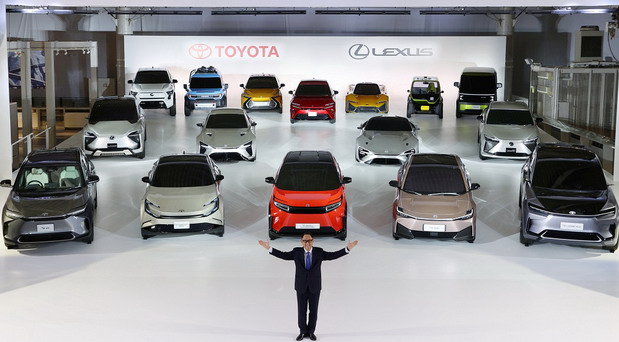 Predsednik Toyote tvrdi da jedan električni automobil zagađuje kao tri hibrida