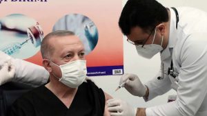 Predsednik Turske primio vakcinu protiv korona virusa